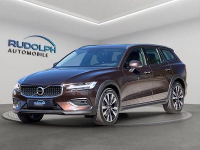 Usata Volvo V60 CC Pro 190 CV (139 kW) 2019 Marrone Station wagon