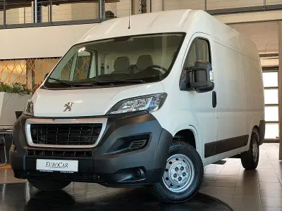 Gebraucht Peugeot Boxer 140 PS (102 kW) 2021 Weiß Van