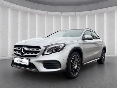 Silber Gebraucht 2017 Mercedes GLA250 AMG line SUV | 21.900 € (Fairer Preis)