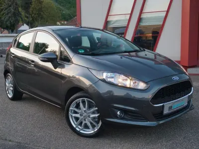 Gebraucht Ford Fiesta Celebration 101 PS (74 kW) 2016 Grau Kleinwagen