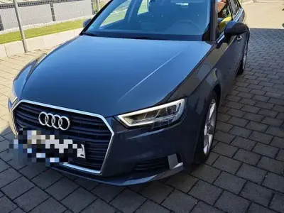 Gebraucht Audi A3 Sport 150 PS (110 kW) 2018 Grau Limousine