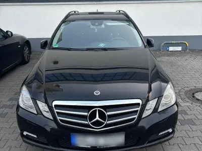 Gebraucht Mercedes E220 170 PS (125 kW) 2010 Schwarz Kombi