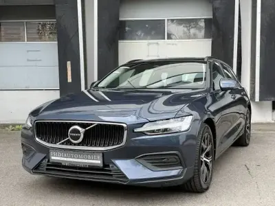 Gebraucht Volvo V60 163 PS (119 kW) 2023 Blau Kombi