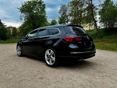 Second-hand Opel Astra GTC OPC 195 CP (143 kW) 2014 Negru Break