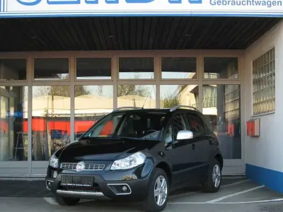 Gebraucht Fiat Sedici Easy 120 PS (88 kW) 2014 Schwarz SUV