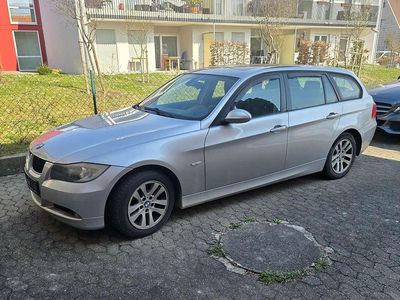 Gebraucht BMW 320 177 PS (130 kW) 2007 Grau Kombi