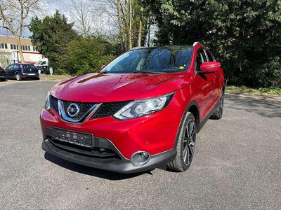 Gebraucht Nissan Qashqai Tekna 116 PS (85 kW) 2017 Rot SUV