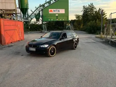 Gebraucht BMW 320 177 PS (130 kW) 2009 Schwarz Kombi