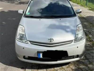 Używany Toyota Prius Executive 111 KM (81 kW) 2004 Srebrny Hatchback