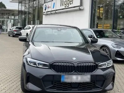 Gebraucht BMW 320 M Sport 190 PS (139 kW) 2023 Schwarz Limousine