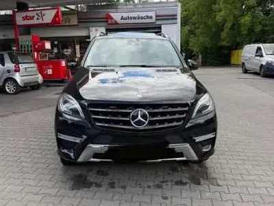 Gebraucht Mercedes ML350 258 PS (189 kW) 2012 Schwarz SUV