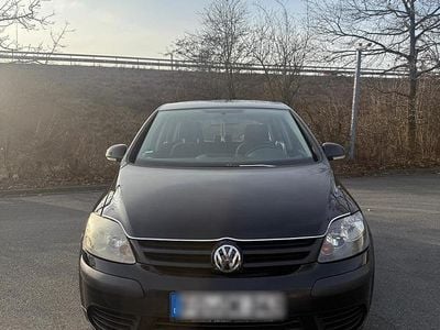 Schwarz Gebraucht 2005 VW Golf IV Kleinwagen | 1.990 € (Fairer Preis)