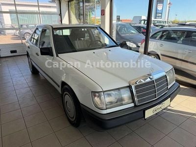 Second-hand Mercedes 230 132 CP (97 kW) 1988 Alb Berlinǎ