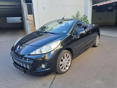 Gebraucht Peugeot 207 Allure 120 PS (88 kW) 2015 Farbe schwarz obsidien Cabrio