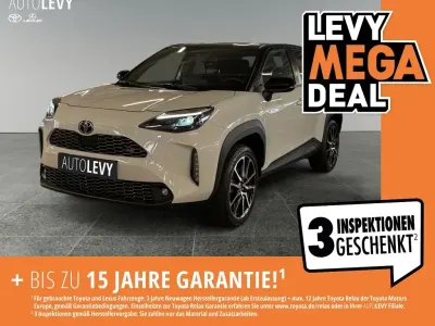 Gebraucht Toyota Yaris Hybrid Sport 116 PS (85 kW) 2022 Grau (metallic) SUV