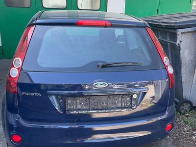 Second-hand Ford Fiesta Ambiente 60 CP (44 kW) 2008 Albastru Hatchback