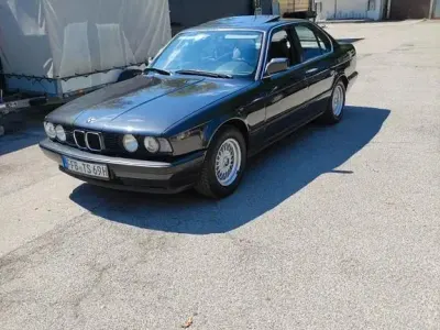 Gebraucht BMW 525 Sport Line 170 PS (125 kW) 1989 Schwarz Limousine