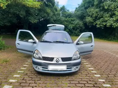 Gebraucht Renault Clio 98 PS (72 kW) 2001 Silber Kleinwagen