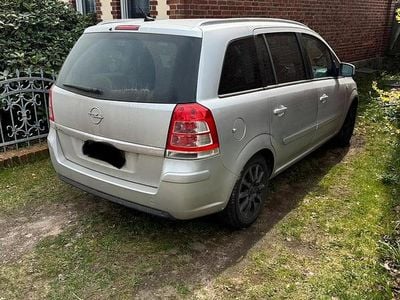 Gebraucht Opel Zafira 140 PS (102 kW) 2010 Silber Van / Kleinbus