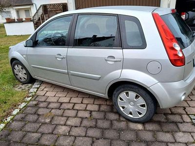 Silber Gebraucht 2008 Ford Fiesta Limousine | 2.600 € (Fairer Preis)