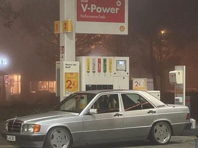 Gebraucht Mercedes 190 118 PS (86 kW) 1991 Silber Limousine