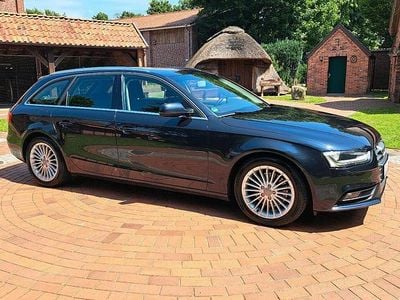 Grau Gebraucht 2015 Audi A4 Kombi | 11.990 € (Fairer Preis)