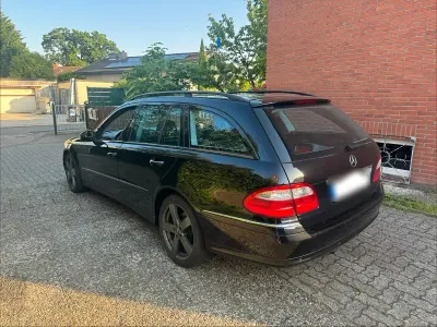Gebraucht Mercedes E320 Avantgarde 204 PS (150 kW) 2004 Schwarz Kombi