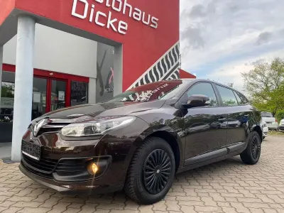 Gebraucht Renault Mégane III Authentique 116 PS (85 kW) 2016 Schwarz Limousine