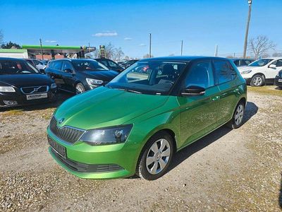Gebraucht Skoda Fabia Ambition 90 PS (66 kW) 2015 Grün Limousine