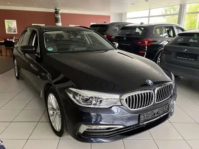 Używany BMW 530 Luxury Line 265 KM (194 kW) 2018 Niebieski Sedan/Limuzyna