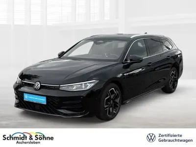 Gebraucht VW Passat R-line 150 PS (110 kW) 2024 Schwarz metallic Kombi