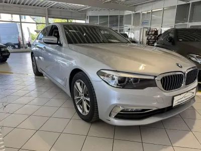 Gebraucht BMW 530 Luxury Line 265 PS (194 kW) 2018 Glaciersilber metallic Limousine