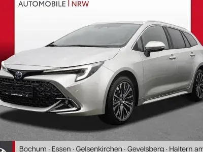 Neu Toyota Corolla 178 PS (130 kW) 2025 Karminarot Kombi