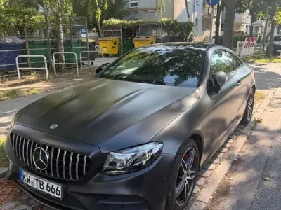 Gebraucht Mercedes E300 245 PS (180 kW) 2019 Schwarz