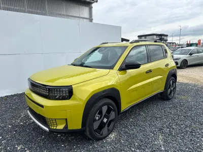 Neu Fiat Panda La Prima 110 PS (80 kW) 2026 Gelb limone 507 Kleinwagen