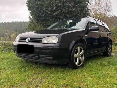 Schwarz Gebraucht 2006 VW Golf IV Kombi | 1.600 € (Fairer Preis)