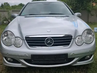 Gebraucht Mercedes C220 150 PS (110 kW) 2005 Silber Coupé