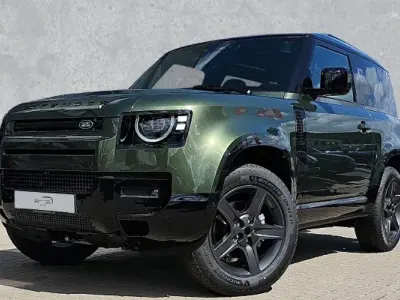 Neu Land Rover Defender SE Dynamic 200 PS (147 kW) 2026 Gruen SUV