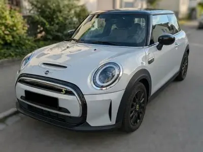 Gebraucht Mini Cooper SE Classic 135 kW (184 PS) 2022 Weiß Kleinwagen