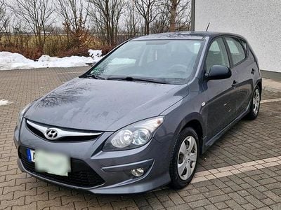 Gebraucht Hyundai i30 Edition+ 90 PS (66 kW) 2011 Grau Limousine