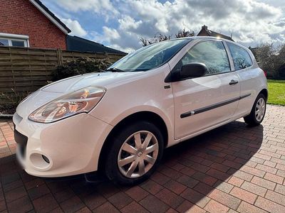 Gebraucht Renault Clio III 75 PS (55 kW) 2012 Weiß Kleinwagen