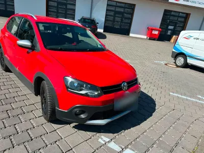 Gebraucht VW Polo Cross 105 PS (77 kW) 2011 Rot Kleinwagen