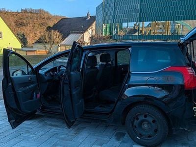 Gebraucht Peugeot 5008 Family 156 PS (114 kW) 2011 Schwarz Van / Kleinbus