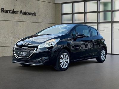 Gebraucht Peugeot 208 Active 68 PS (50 kW) 2015 Schwarz Kleinwagen