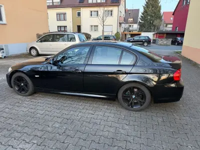 Gebraucht BMW 320 Sport Line 177 PS (130 kW) 2008 Schwarz Limousine
