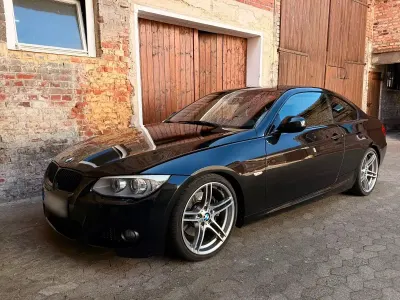 Gebraucht BMW 325 M Sport 218 PS (160 kW) 2013 Schwarz Coupé