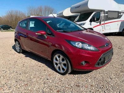 Gebraucht Ford Fiesta 97 PS (71 kW) 2012 Rot Kleinwagen