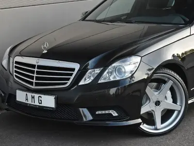 Gebraucht Mercedes E500 AMG 387 PS (284 kW) 2009 Schwarz Limousine