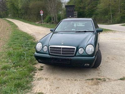 Mercedes E200