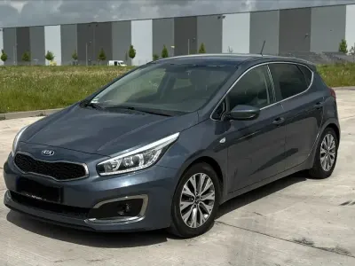 Usado Kia Ceed DREAM-TEAM Edition 136 CV (100 kW) 2016 Azul Utilitario